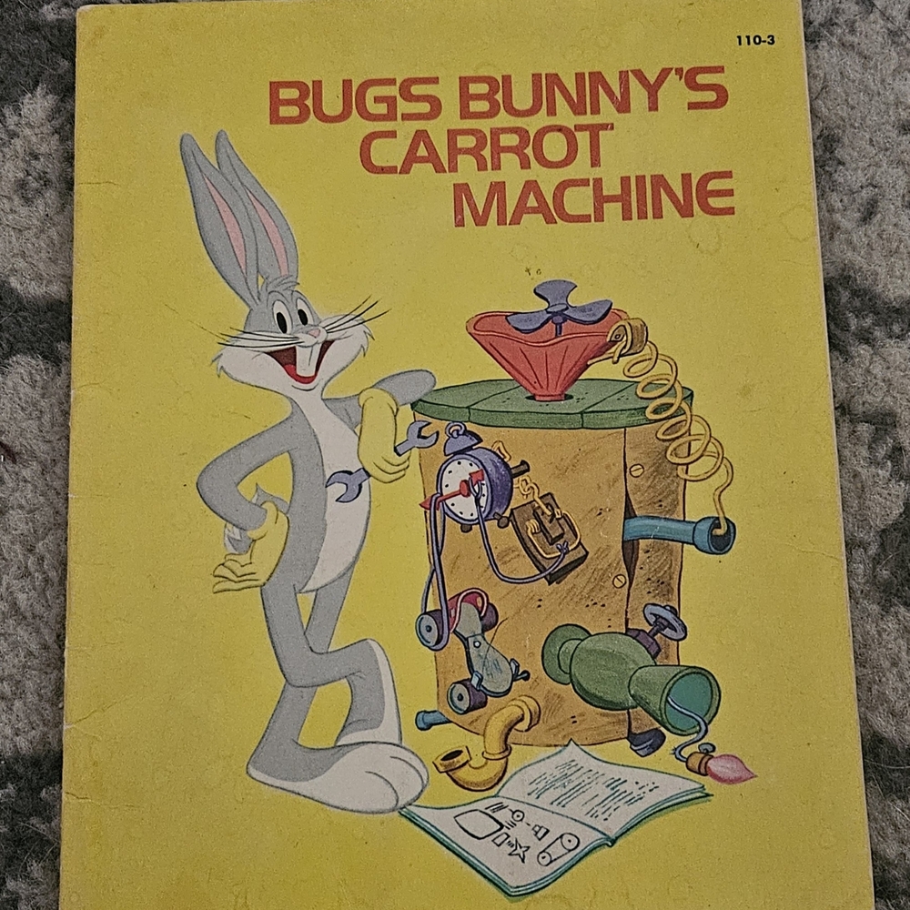 Bugs Bunny’s Carrot Machine Vintage 1971 Looney Tunes Book